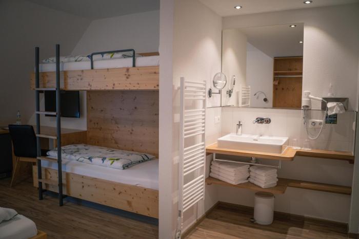 pension yvonne superior