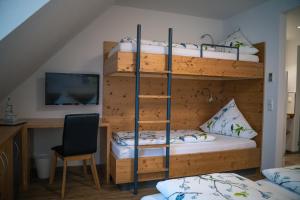 pension yvonne superior