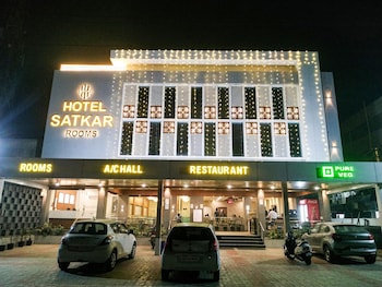 hotel satkar chhatral