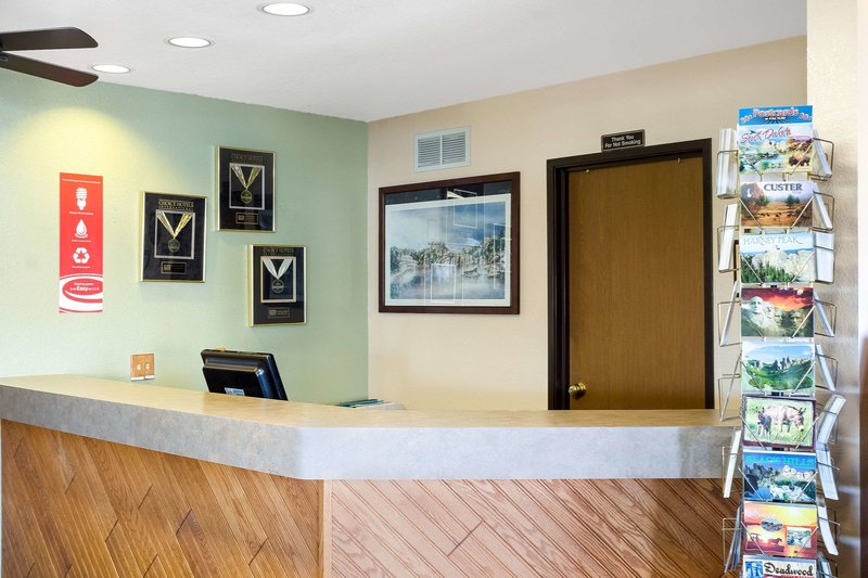 econo lodge custer