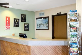 econo lodge custer
