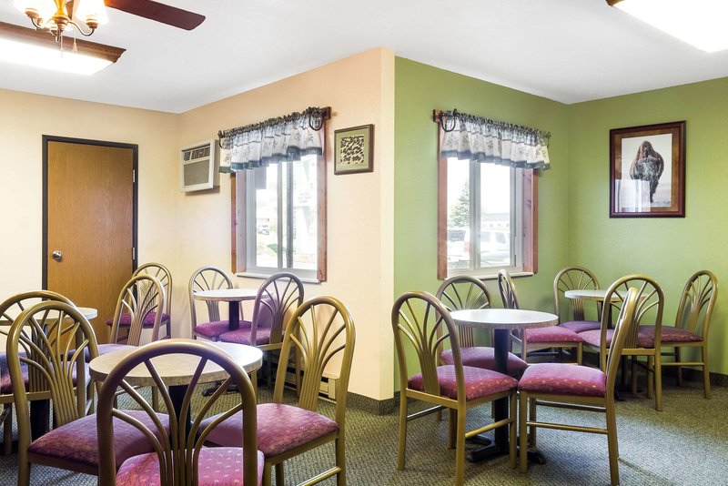 econo lodge custer