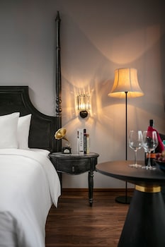 shining central hotel and spa