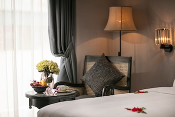 shining central hotel and spa