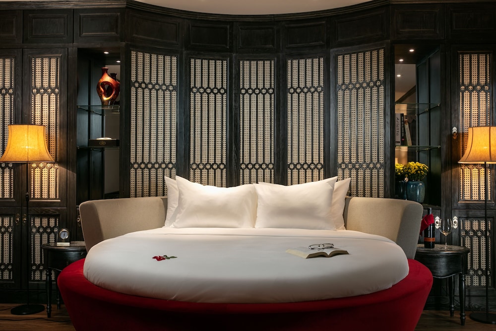 shining central hotel and spa