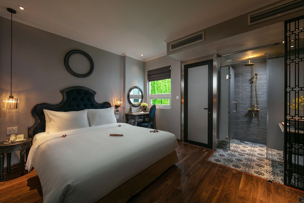 shining central hotel and spa