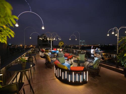 shining central hotel and spa