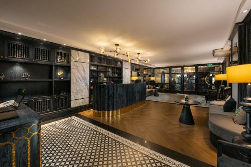 shining central hotel and spa