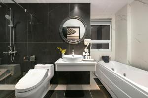 shining central hotel and spa