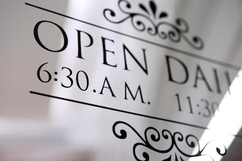 violet tower at khaosan palace