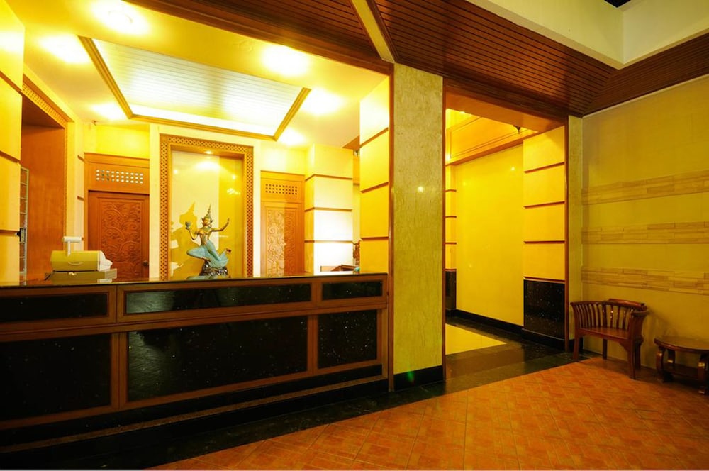 violet tower at khaosan palace