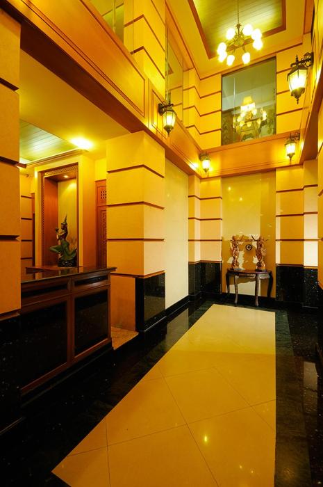 violet tower at khaosan palace