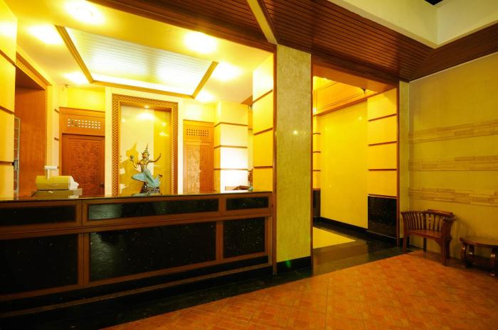 violet tower at khaosan palace