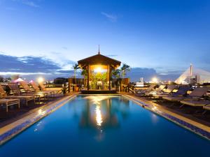 violet tower at khaosan palace