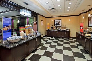 hampton inn beeville