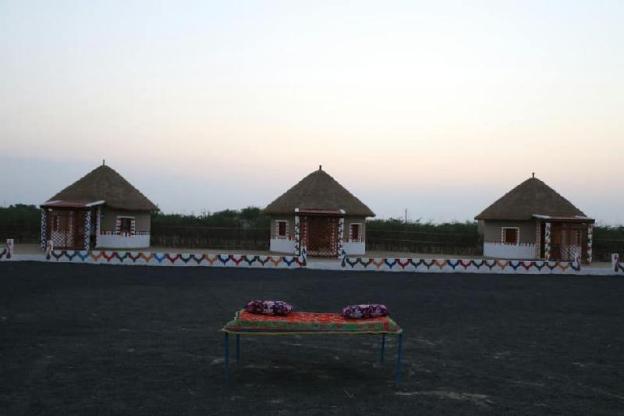 banni village stay