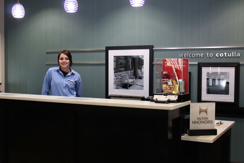 hampton inn cotulla
