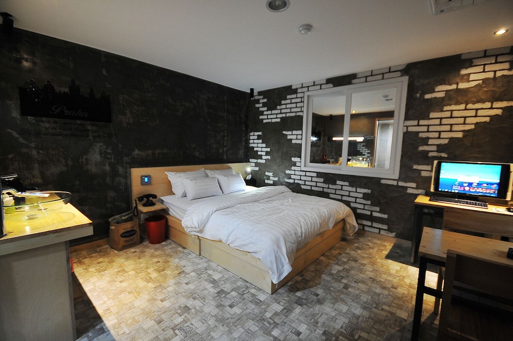 7 motel