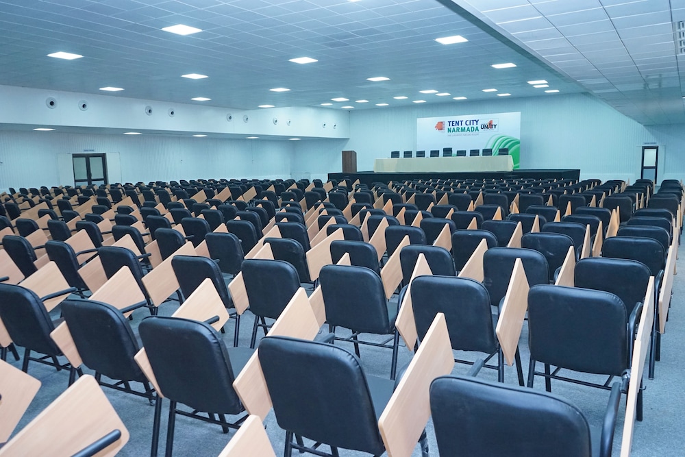 praveg tent city narmada statue of unity