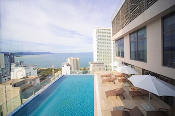 green beach hotel nha trang