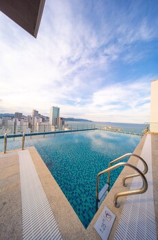 green beach hotel nha trang