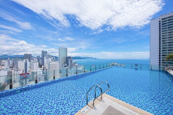 green beach hotel nha trang