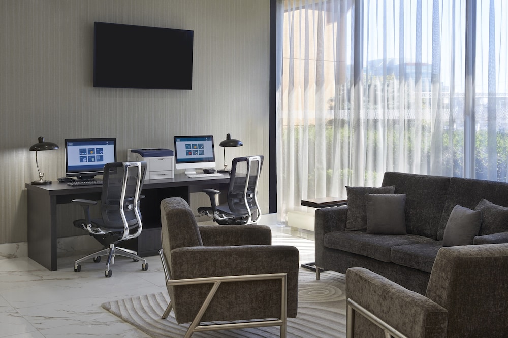 element toronto airport