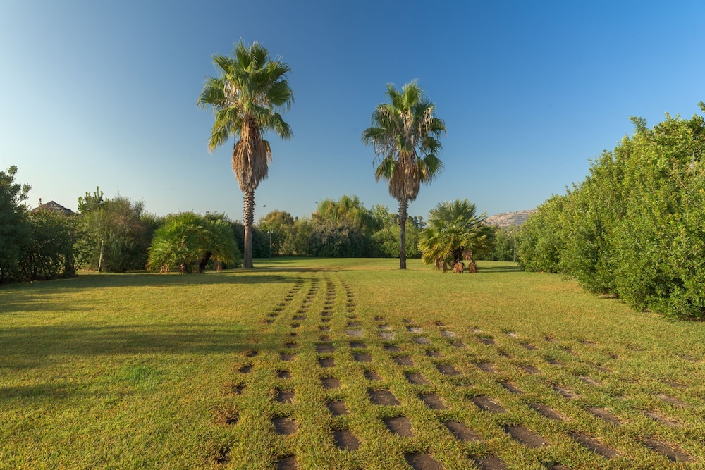 janas country resort