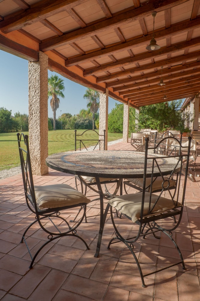 janas country resort