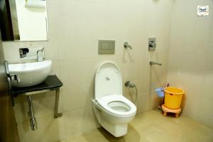 Hotel Babylon Regency,10 Meters From Janamsthan Temple,2 star