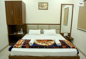 Hotel Babylon Regency,10 Meters From Janamsthan Temple,2 star
