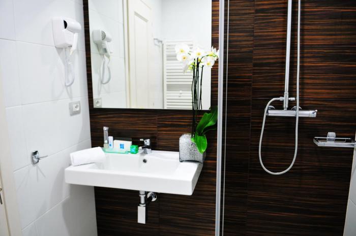 golden city hotel tirana