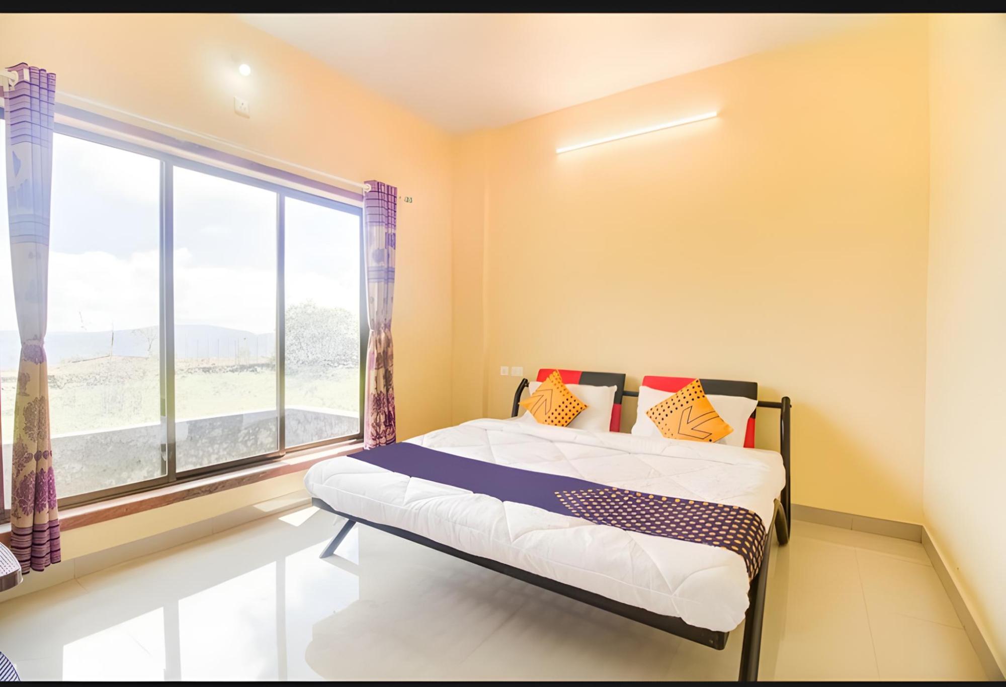 the shelars royal inn