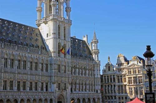 alma grand place hotel