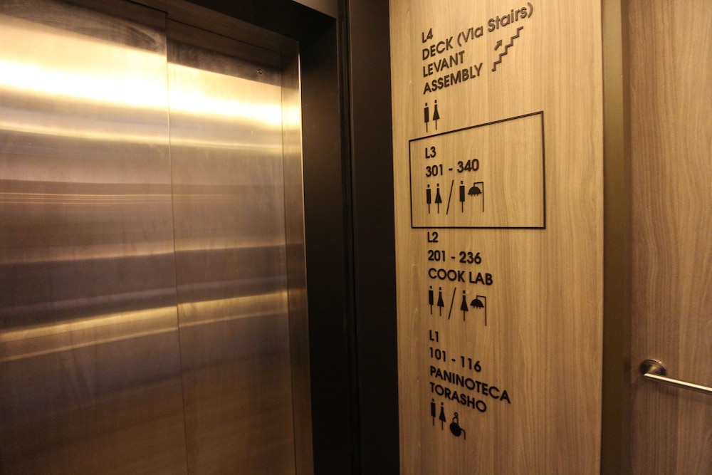 st signature tanjong pagar