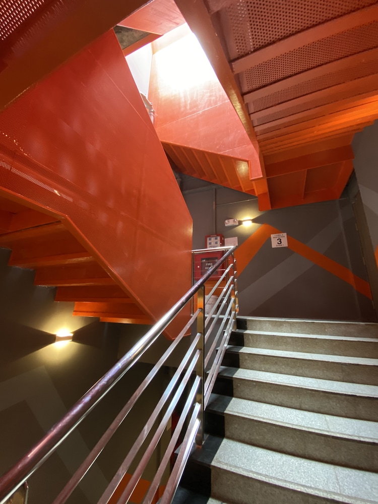 st signature tanjong pagar