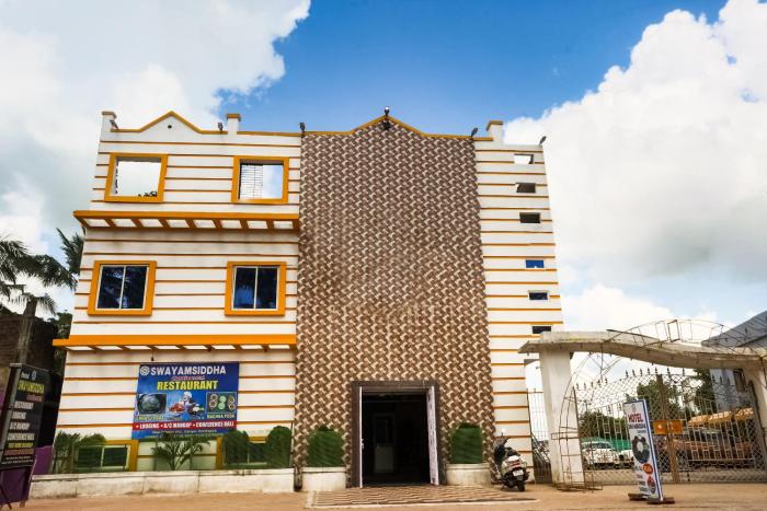 swayamsiddha continental by oyo rooms