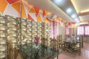 swayamsiddha continental by oyo rooms