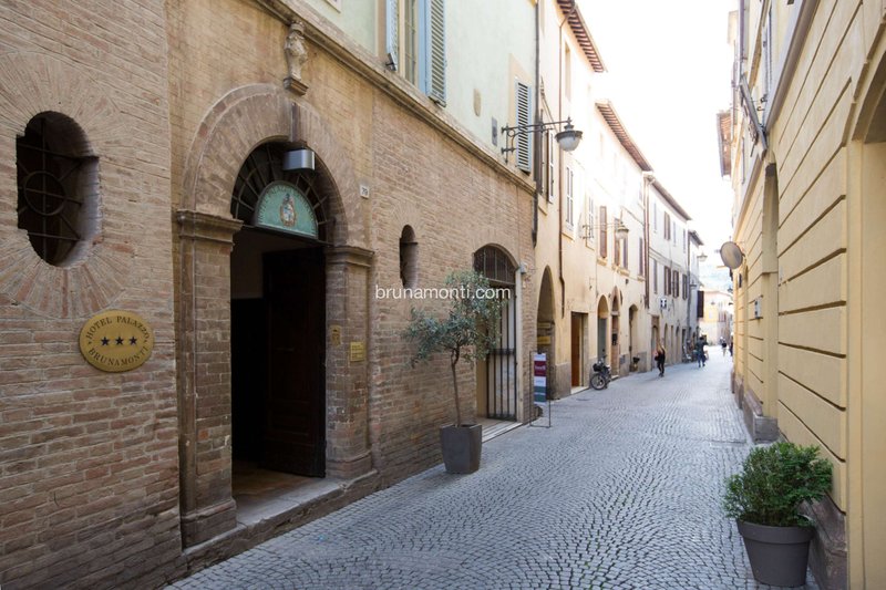 hotel palazzo brunamonti