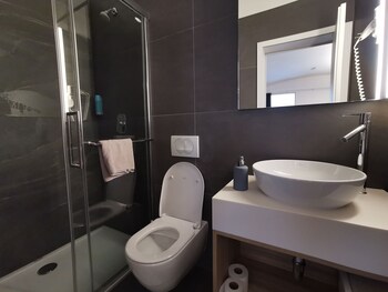 cha cha rooms