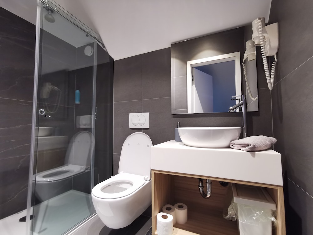 cha cha rooms