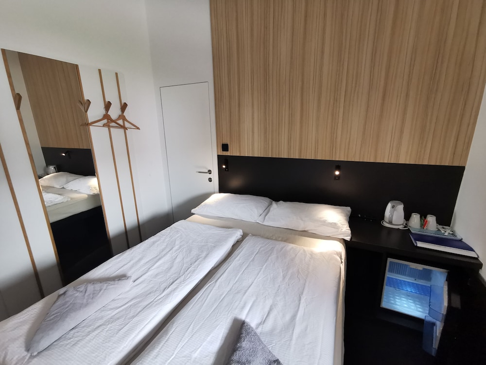 cha cha rooms