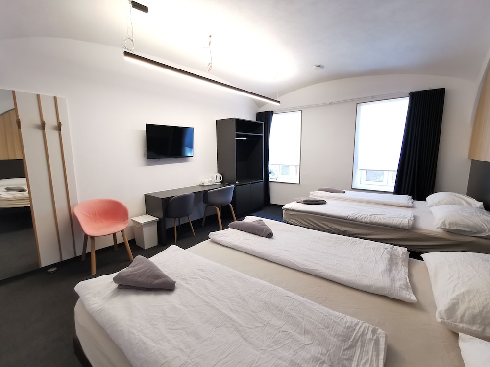 cha cha rooms