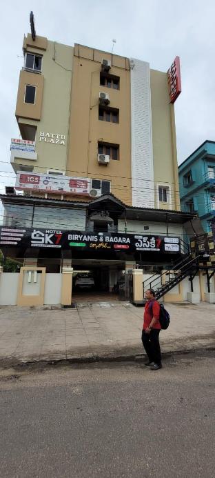 sk7 service apartments by oyo rooms