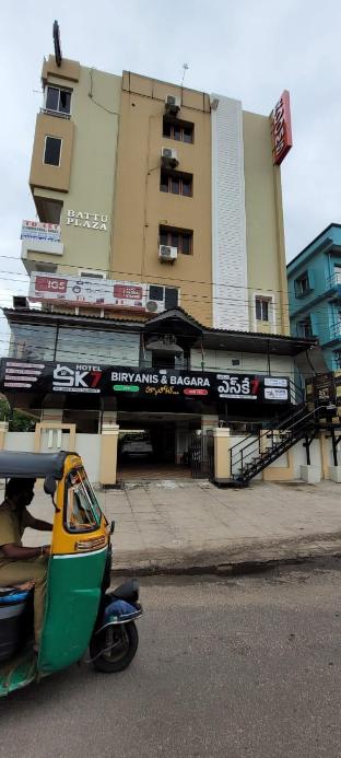 sk7 service apartments by oyo rooms