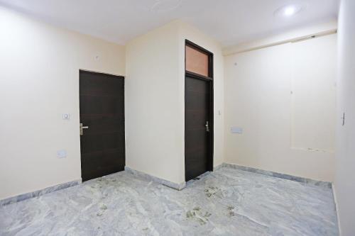 Hotel O Lal Residency,126/132 Nangloi Opposite Nangloi Post Office Delhi 110041,3 star