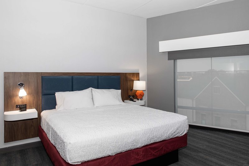 hampton inn and suites charlotte steele creek