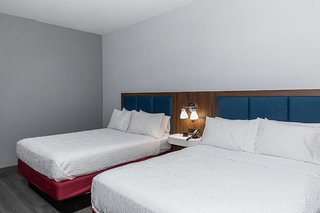 hampton inn and suites charlotte steele creek