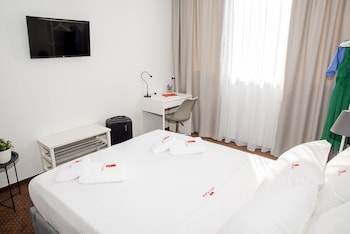 city plaza apartments and rooms