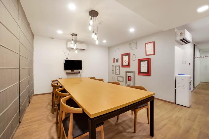 super townhouse 158 near netaji subhash marg near appu ghar